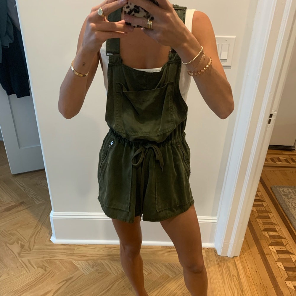 Aritzia / Wilfred Free classic overalls!